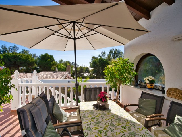 Villa con 4 Dormitorios  en Torrenueva