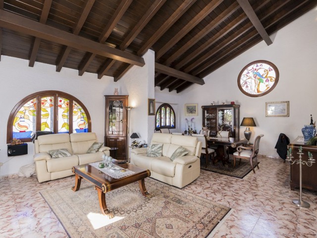 Villa con 4 Dormitorios  en Torrenueva