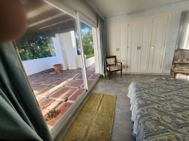 Apartamento con 3 Dormitorios  en Guadalmina Baja
