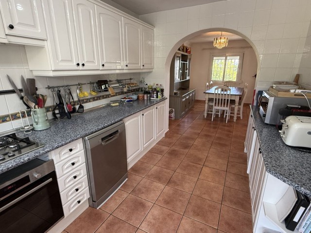 6 Bedrooms Villa in Alhaurín de la Torre
