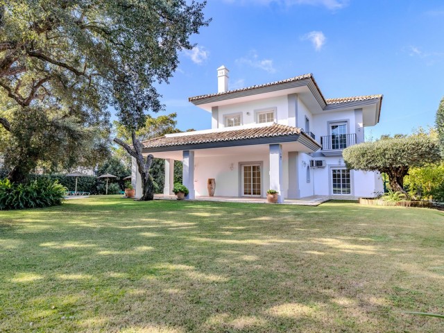 Villa, San Roque Club, R5213581