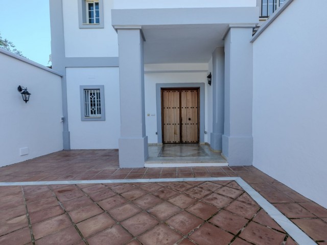 4 Bedrooms Villa in San Roque Club