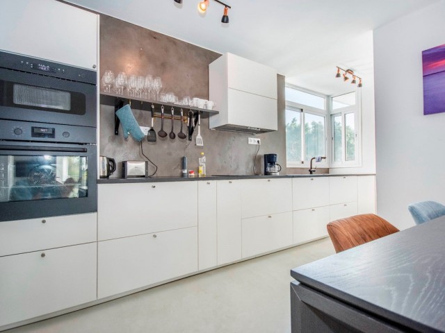3 Bedrooms Apartment in Elviria