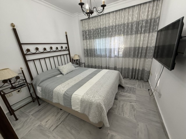 Apartamento con 2 Dormitorios  en Puerto Banús