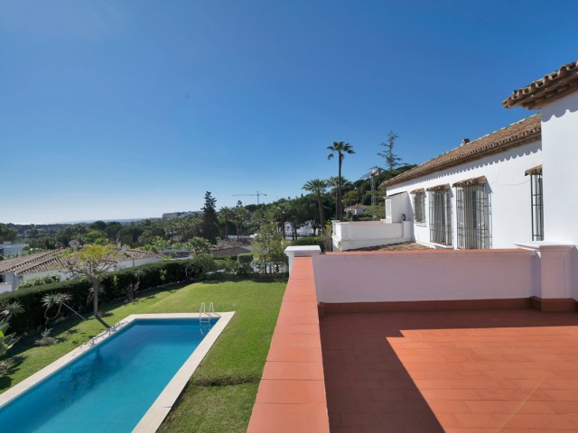 6 Soveroms Villa i Las Brisas