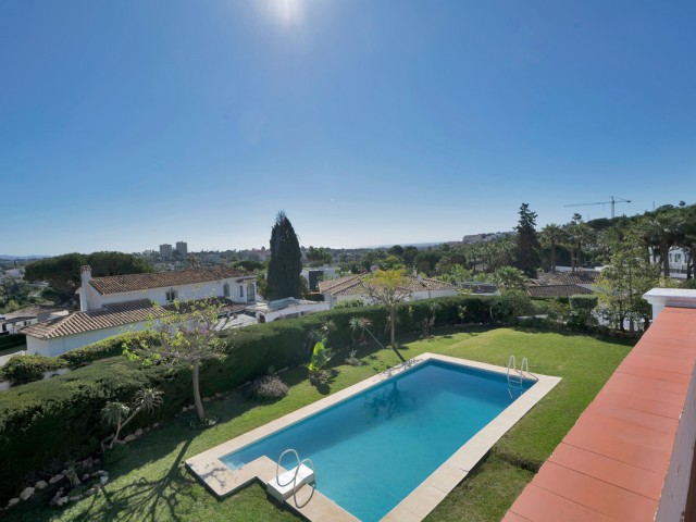 6 Soveroms Villa i Las Brisas