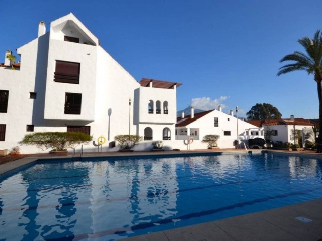 Apartamento, Aloha, R5236174