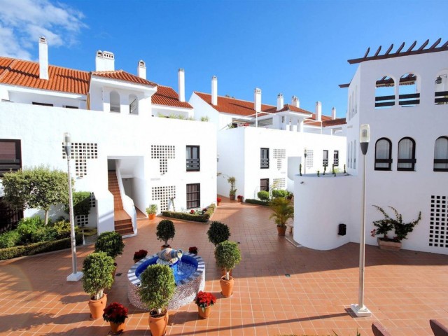 Apartamento, Aloha, R5236174