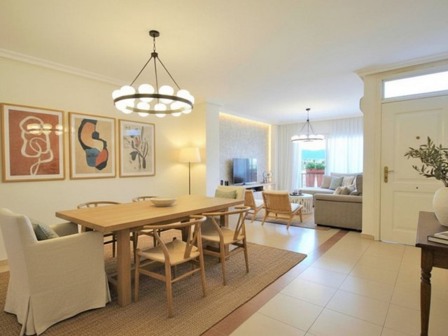 Apartamento, Aloha, R5236174