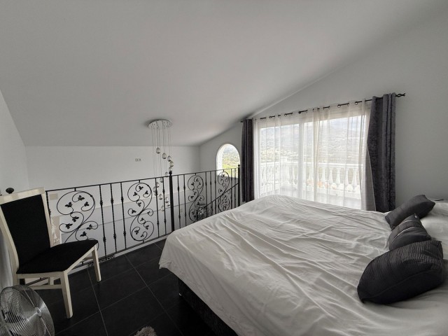 4 Bedrooms Villa in Cerros del Aguila