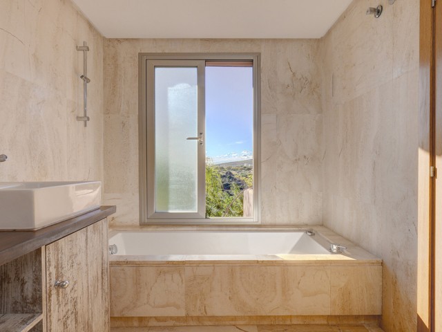 2 Bedrooms Townhouse in Manilva