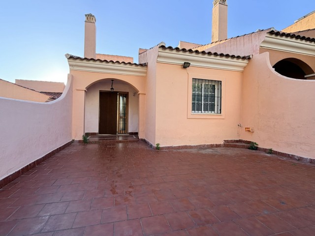 Townhouse, Riviera del Sol, R5272108