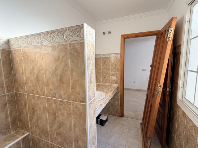 Townhouse, Riviera del Sol, R5272108