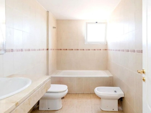 Penthouse avec 2 Chambres  à Mijas Golf