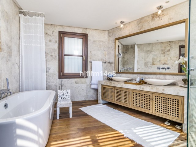 3 Slaapkamer Rijtjeshuis in La Heredia