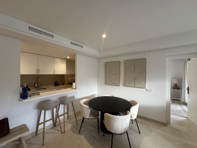 Apartamento con 2 Dormitorios  en Aloha