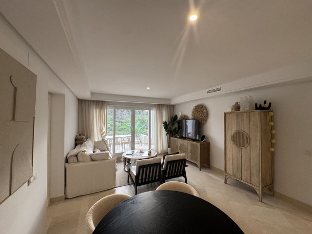 Apartamento con 2 Dormitorios  en Aloha