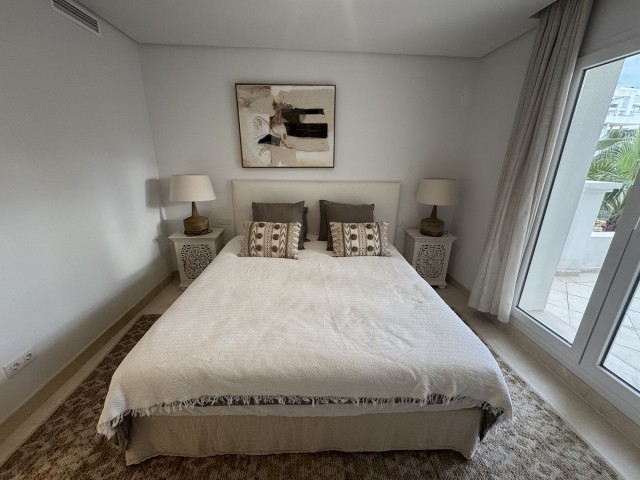 Apartamento con 2 Dormitorios  en Aloha