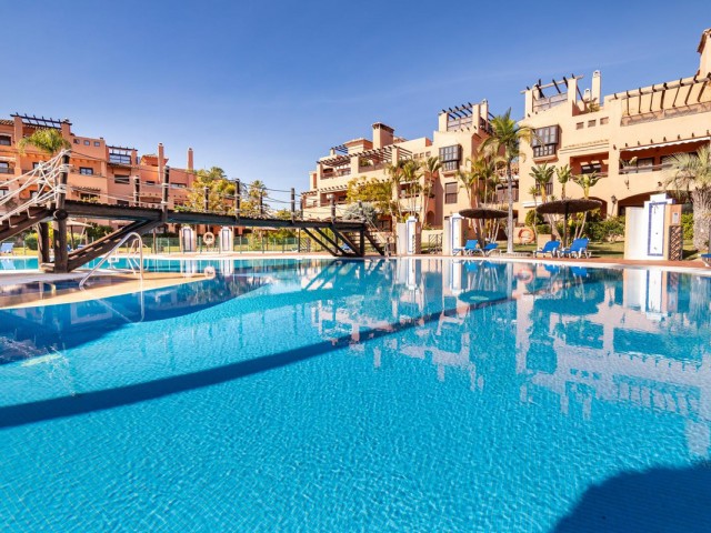Apartamento, Hacienda del Sol, R5234881