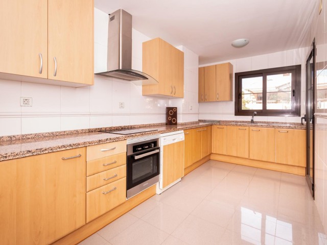 Apartamento, Hacienda del Sol, R5234881