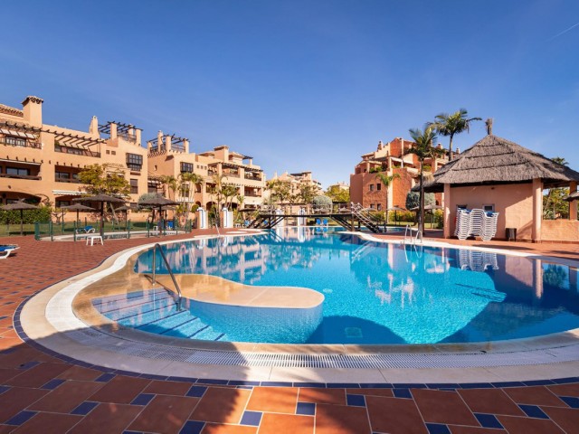 Appartement avec 4 Chambres  à Hacienda del Sol