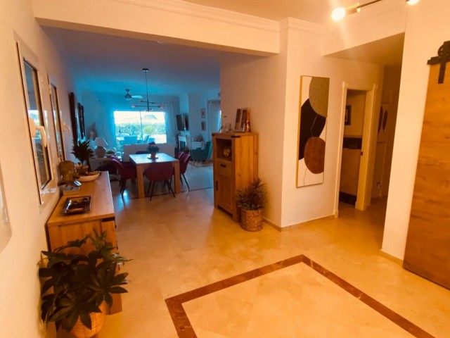 Apartamento con 3 Dormitorios  en San Roque Club