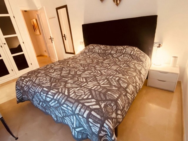 Apartamento con 3 Dormitorios  en San Roque Club