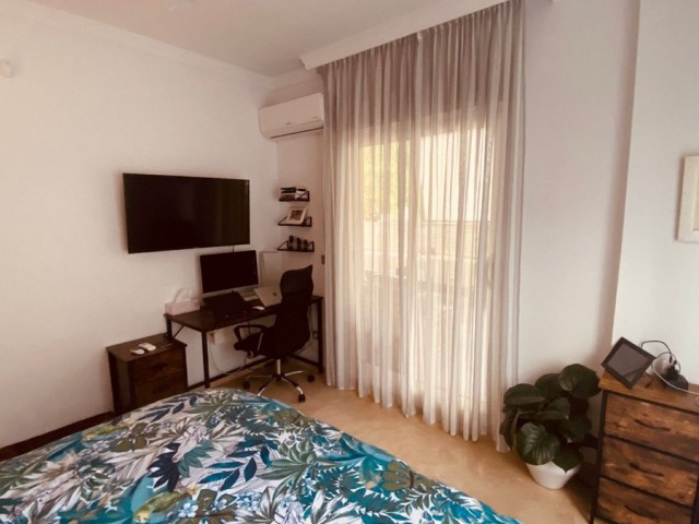 Apartamento con 3 Dormitorios  en San Roque Club