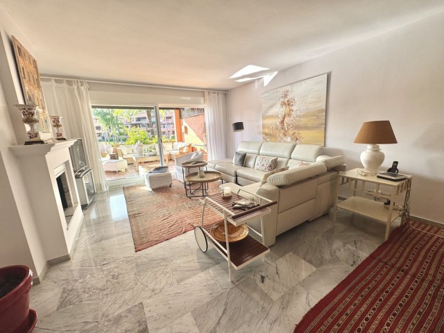 Huoneisto, Guadalmina Baja, R5295298
