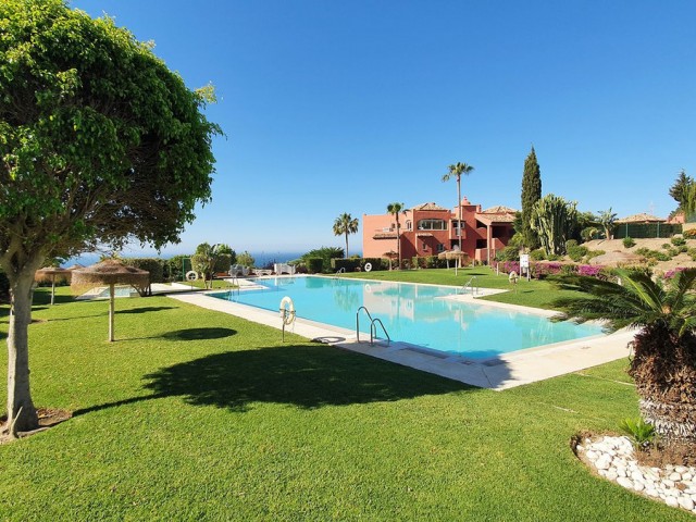 Apartamento con 2 Dormitorios  en Benalmadena Costa
