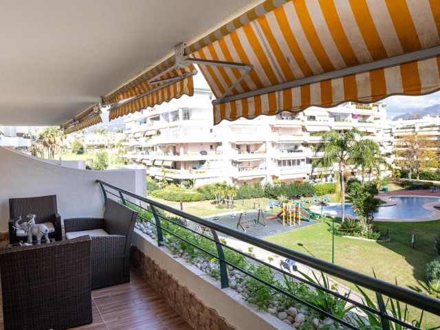 Apartamento con 2 Dormitorios  en Guadalmina Alta