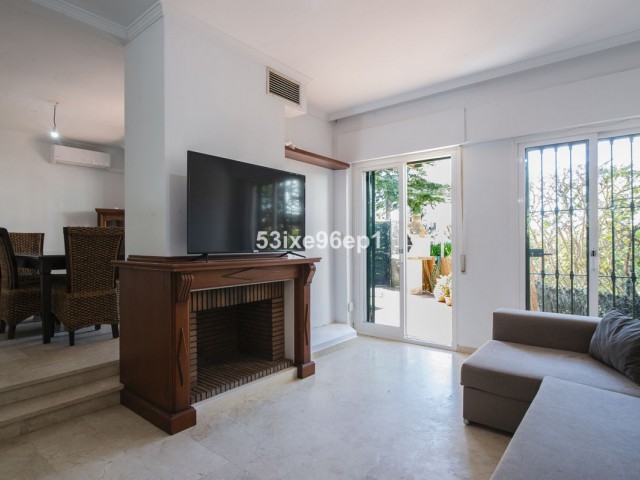 Villa, New Golden Mile, R5271403