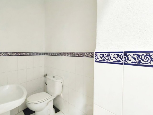 Comercial con 0 Dormitorios  en Alhaurín el Grande
