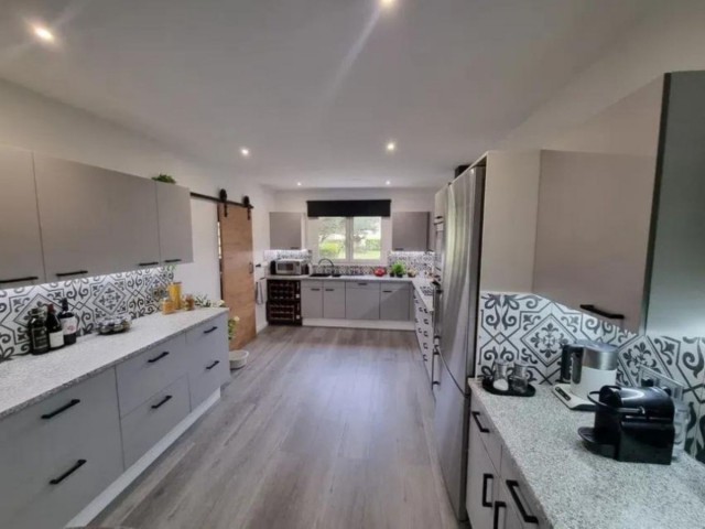 Apartamento con 3 Dormitorios  en San Roque