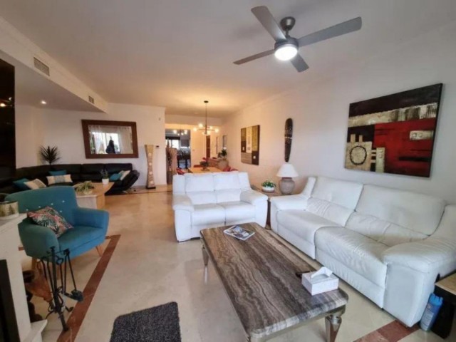 Apartamento con 3 Dormitorios  en San Roque