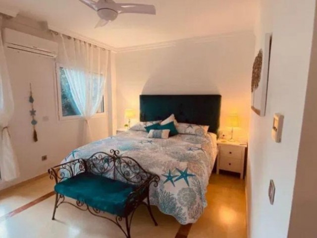 Apartamento con 3 Dormitorios  en San Roque
