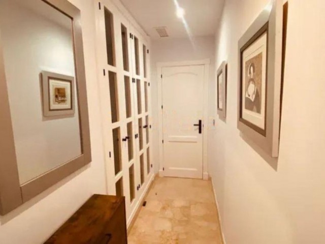 Apartamento con 3 Dormitorios  en San Roque