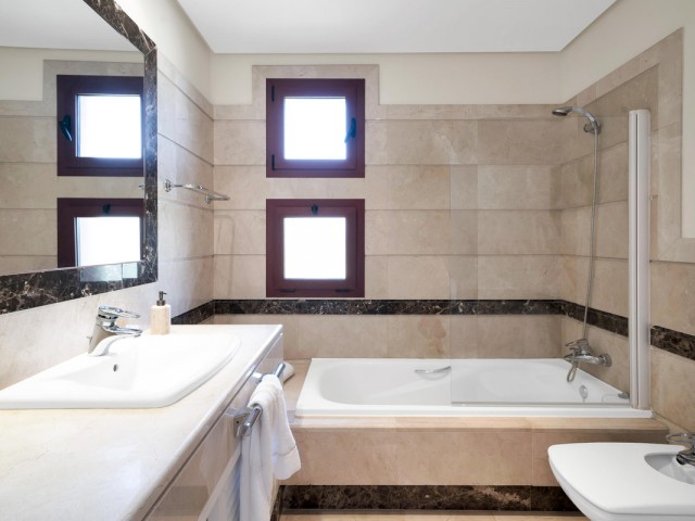 3 Bedrooms Apartment in Bahía de Marbella