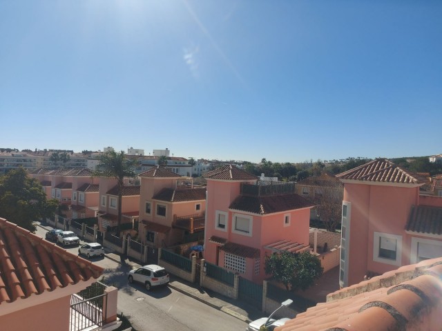 Adosado con 3 Dormitorios  en San Luis de Sabinillas