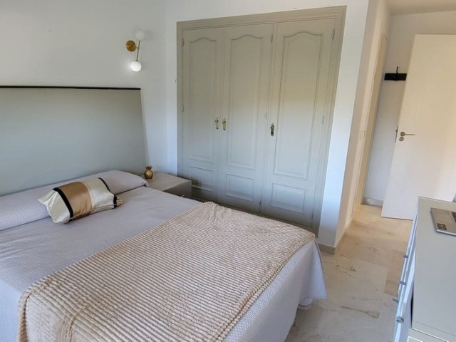 Apartamento con 2 Dormitorios  en Puerto Banús