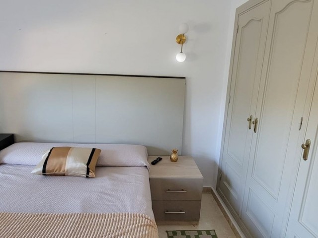 Apartamento con 2 Dormitorios  en Puerto Banús