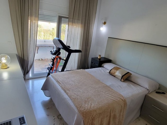 Apartamento con 2 Dormitorios  en Puerto Banús