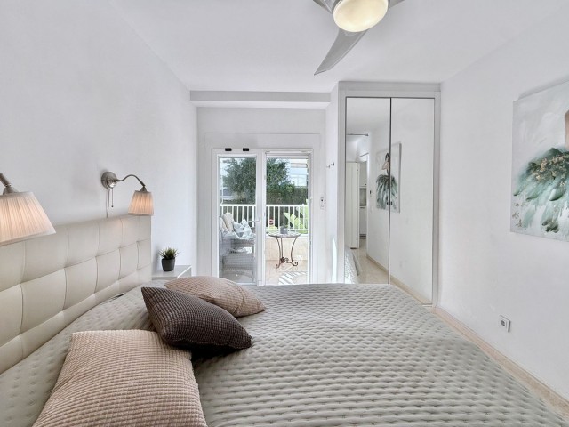 Apartment, The Golden Mile, R5306488