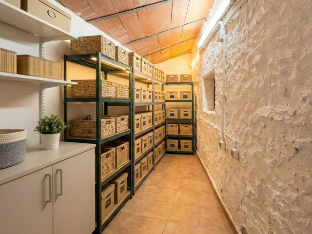Commercial avec 2 Chambres  à Campo Mijas