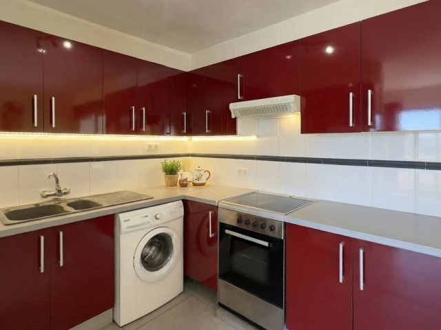 Commercial avec 2 Chambres  à Campo Mijas