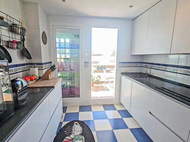 Apartamento con 3 Dormitorios  en Selwo