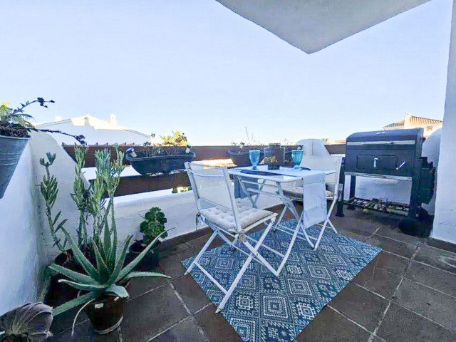 Apartamento con 3 Dormitorios  en Selwo
