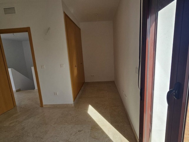 Adosado con 2 Dormitorios  en Doña Julia