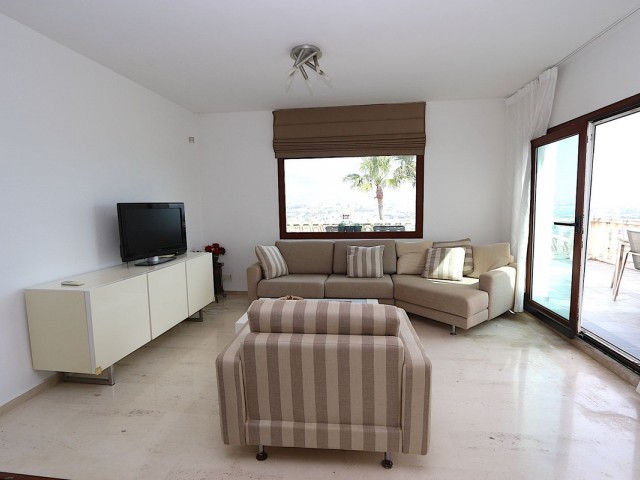 Villa, Cerros del Aguila, R5304988