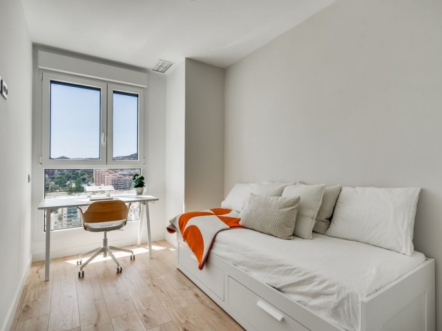 Apartamento con 2 Dormitorios  en Málaga Centro